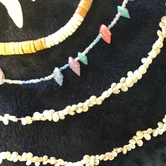 4 piece Shell beach necklace set, EUC - Picture 4 of 4